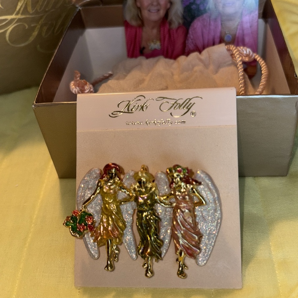 NWOT KIRK’S FOLLY 3 angels w/enamel & glitter gt pin/pendant $55 - Picture 7 of 10